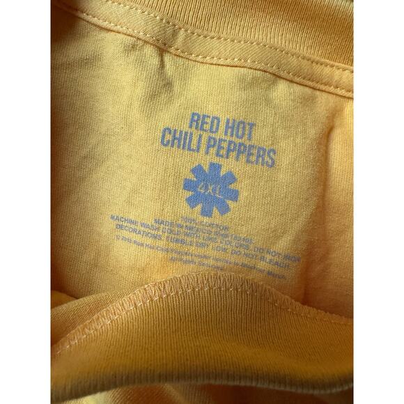 NWOT Red Hot Chili Peppers Yellow Short Sleeve Graphic Band Tshirt Mens Size 4XL - Picture 4 of 4